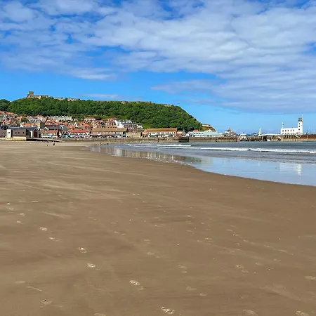 The Little Town House * Scarborough